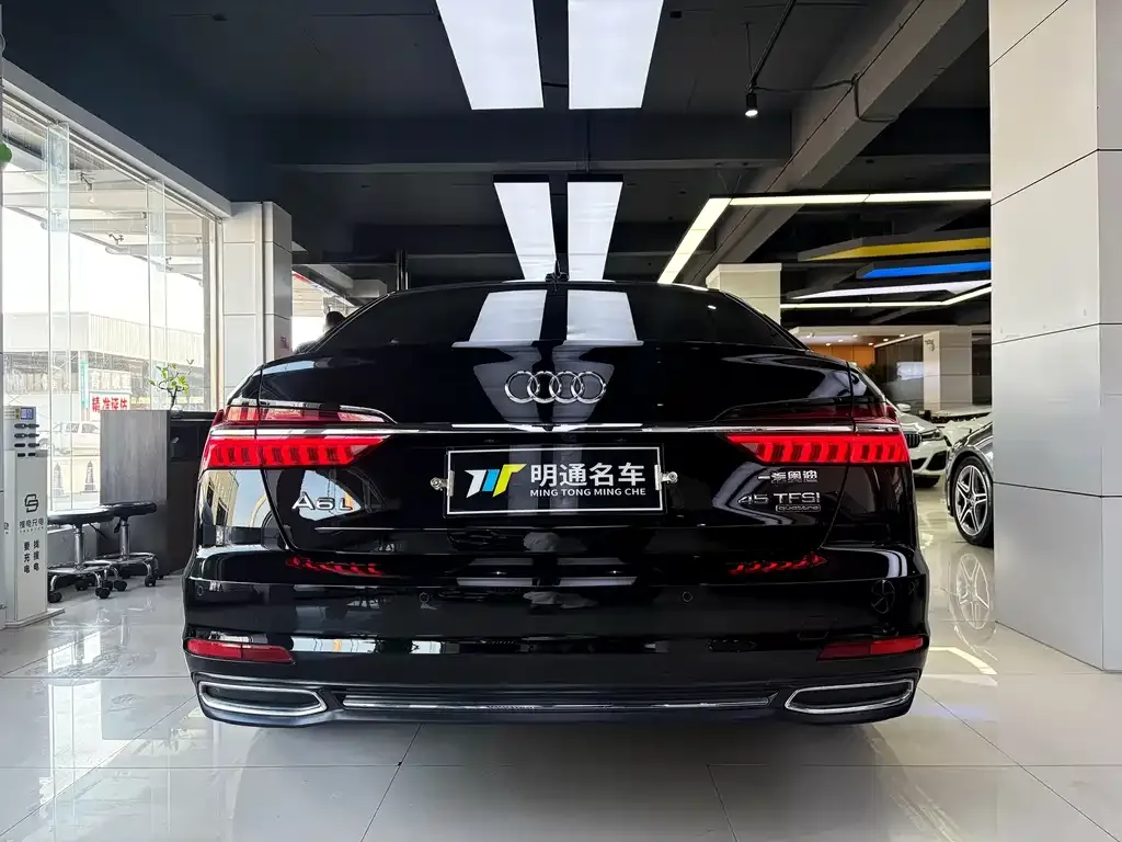 Audi A6L — фото 7