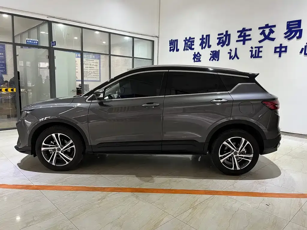 Geely Binyue — фото 10