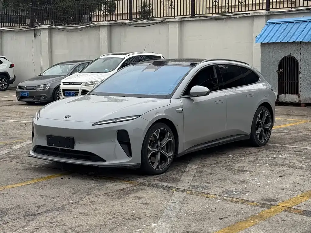NIO ET5T
