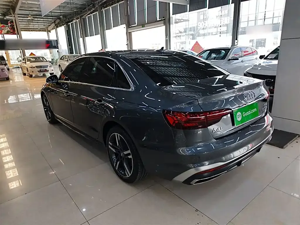 Audi A4L 2021 из CN, фото 10
