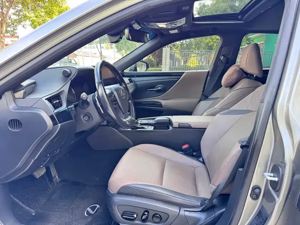Lexus ES 2022 из CN, фото 6