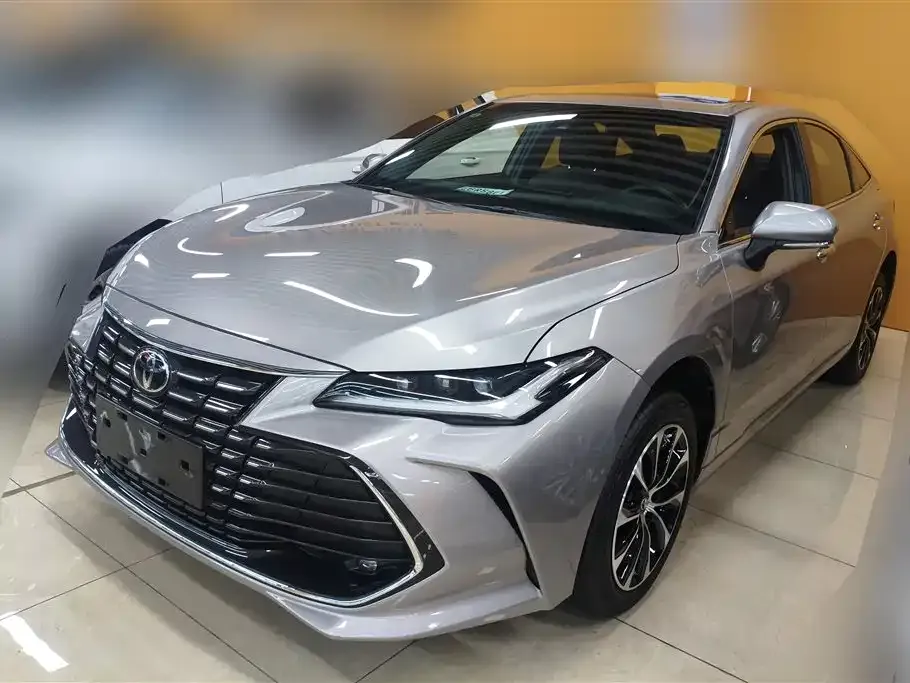 Toyota Avalon — фото 1