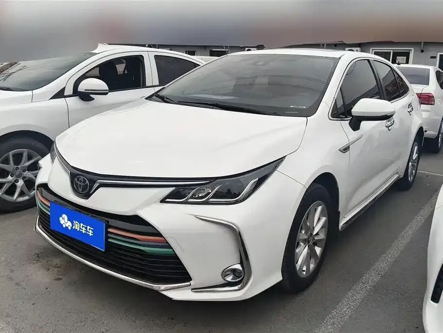 Toyota Corolla — фото 1
