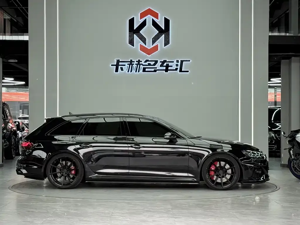 Audi RS 4 2024 из CN, фото 8