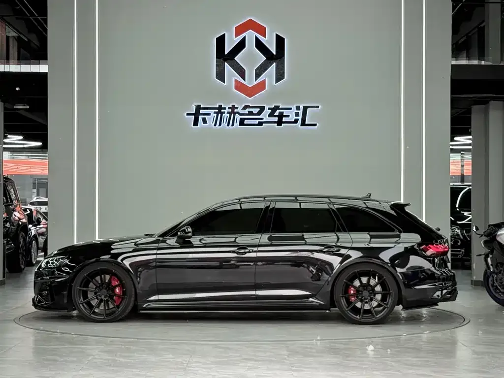 Audi RS 4 2024 из CN, фото 7