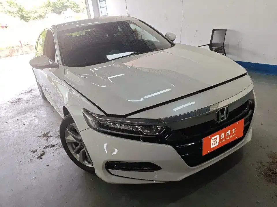 Honda Accord — фото 1