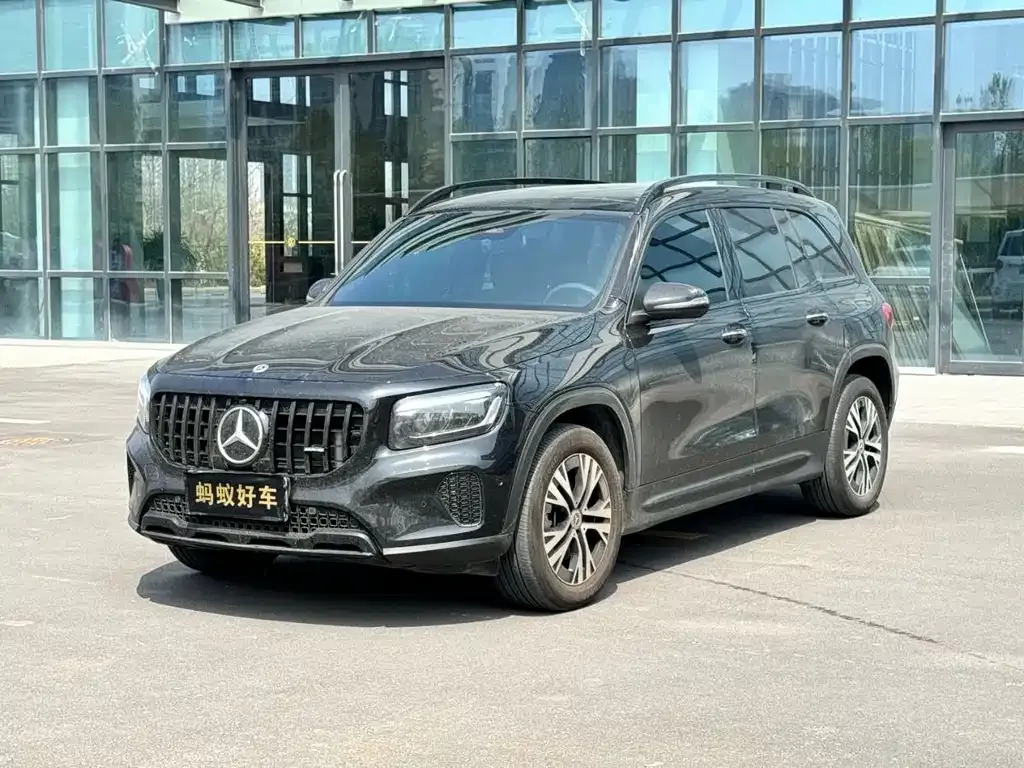 Mercedes-Benz GLB — фото 1