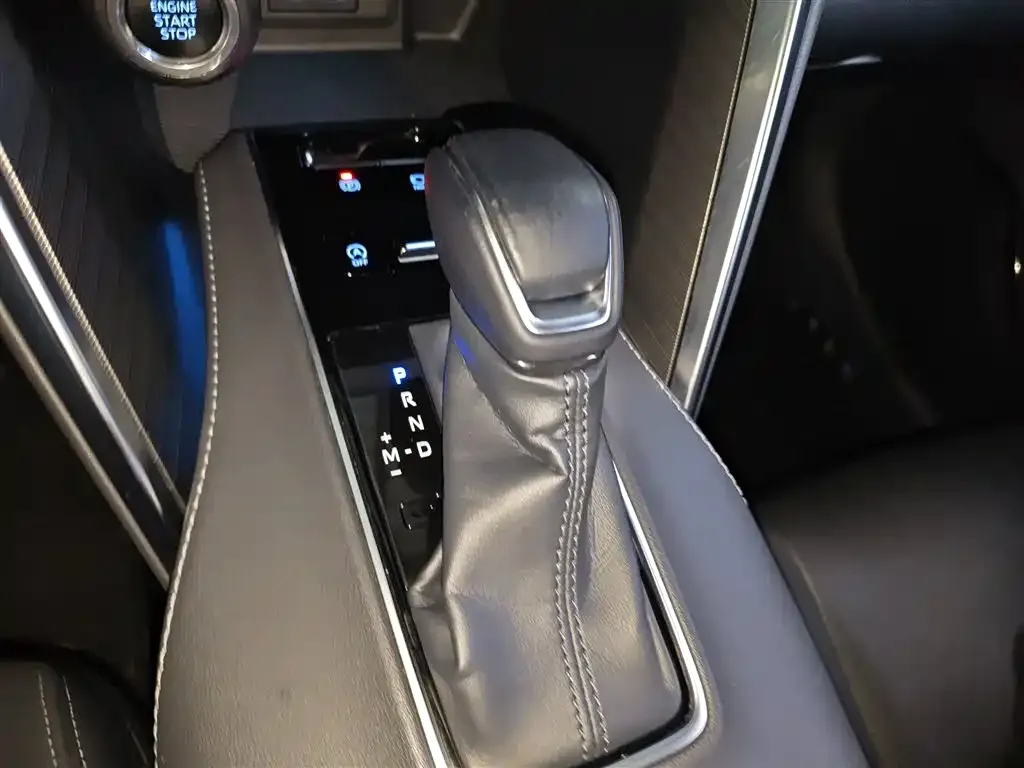 Toyota Harrier — фото 5