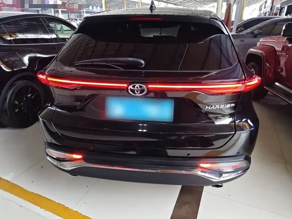 Toyota Harrier — фото 2
