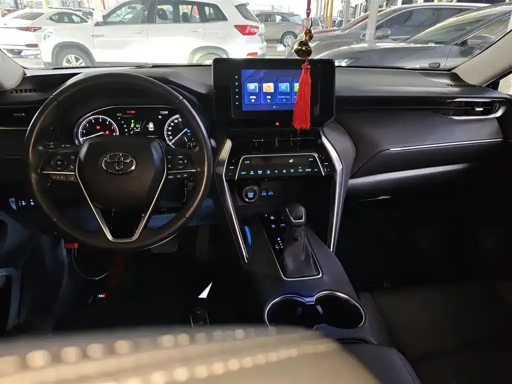 Toyota Harrier — фото 7