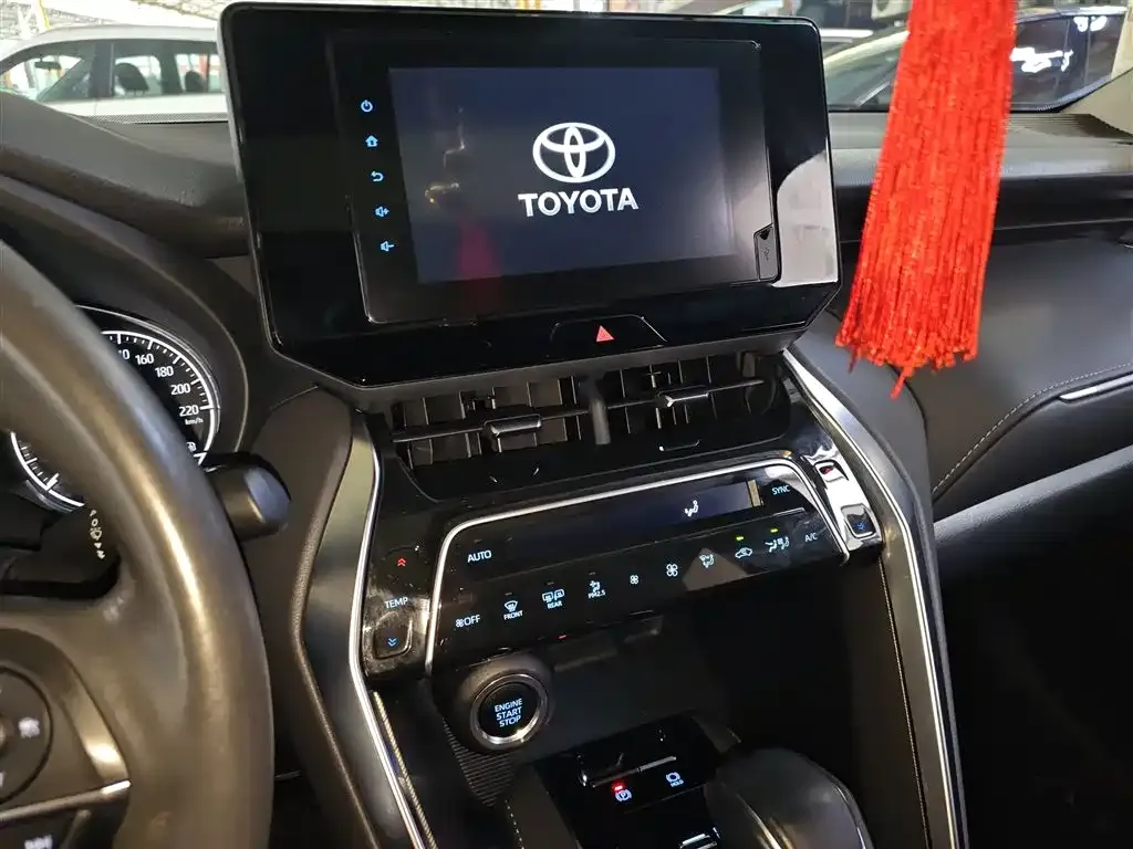 Toyota Harrier — фото 4