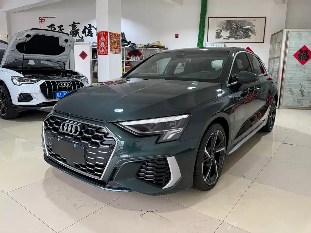 Audi A3 2023 из CN, фото 1