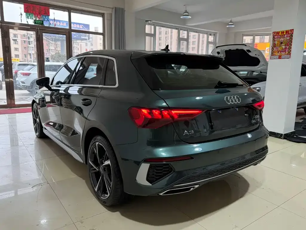 Audi A3 2023 из CN, фото 2