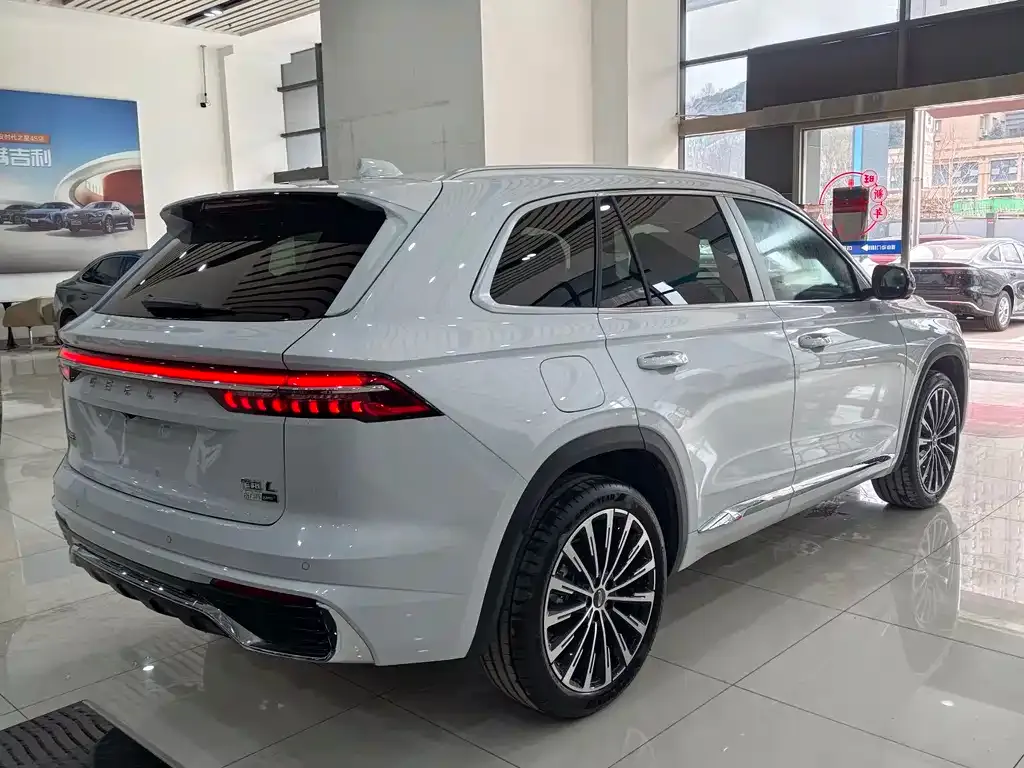 Geely Xingyue L — фото 10