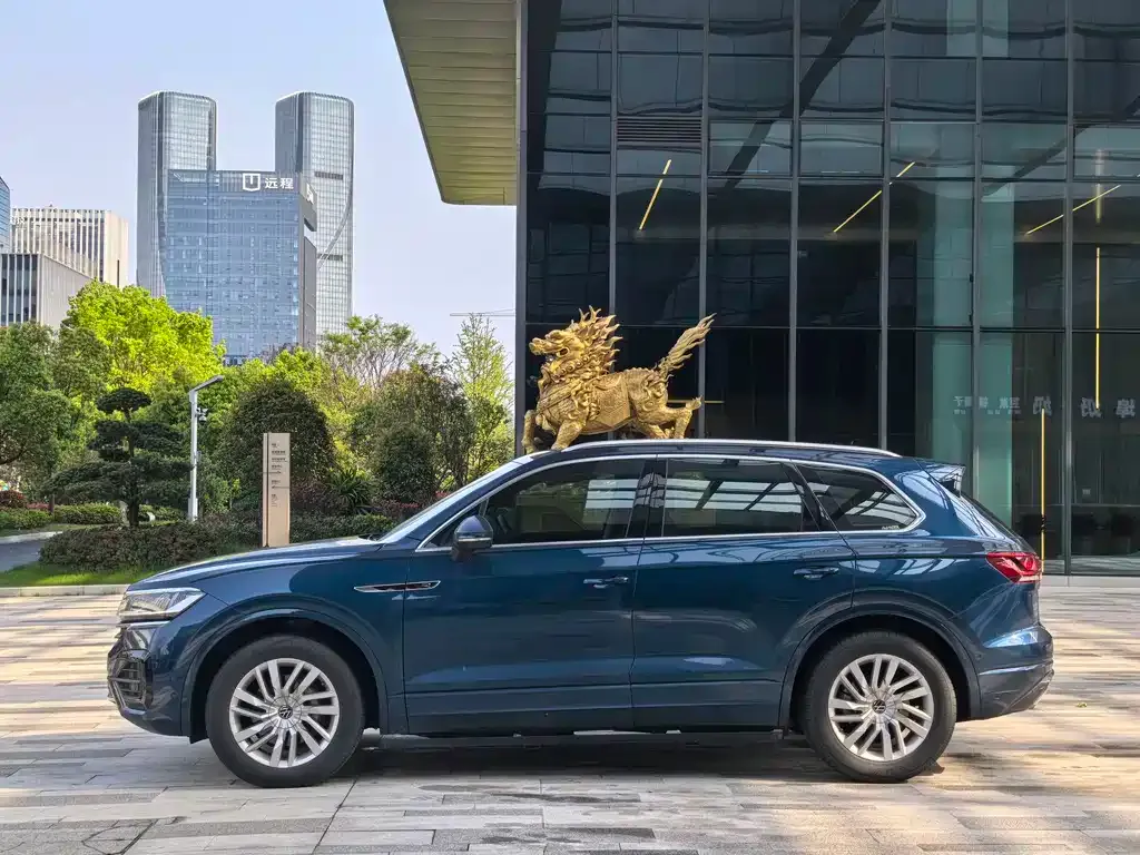 Volkswagen Touareg 2023 из CN, фото 9