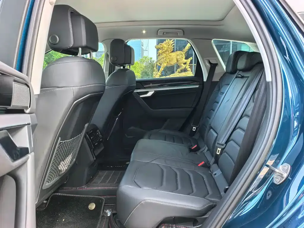 Volkswagen Touareg 2023 из CN, фото 7