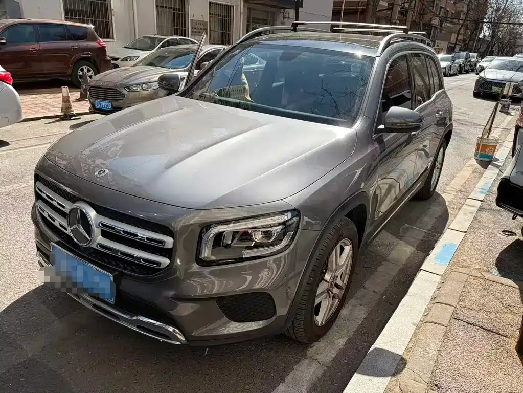 Mercedes-Benz GLB — фото 1