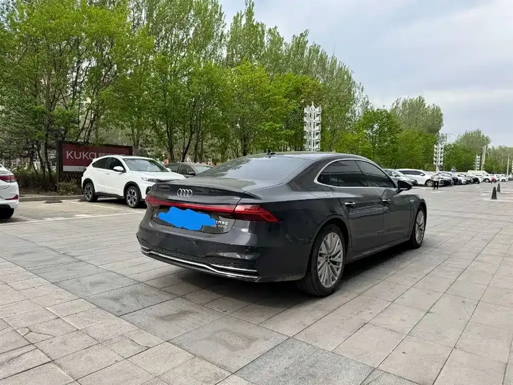 Audi A7L — фото 10
