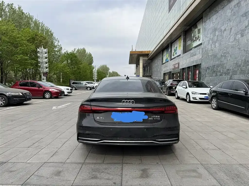 Audi A7L — фото 5