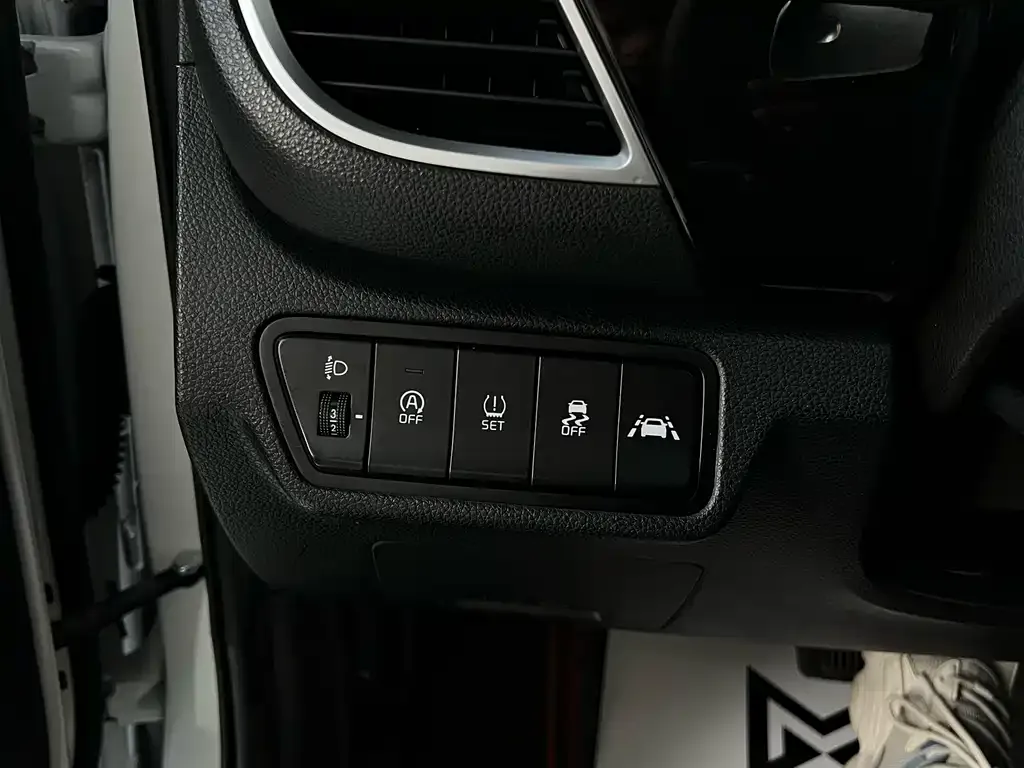 Kia KX3 2023 из CN, фото 8