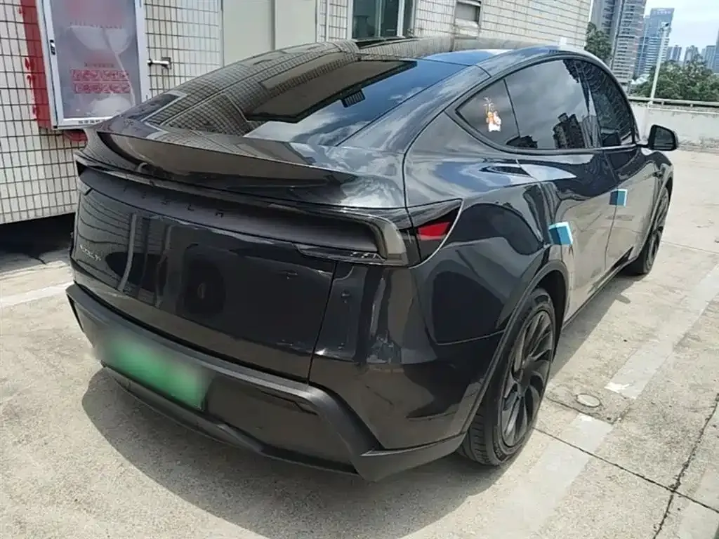 Tesla Model Y — фото 4