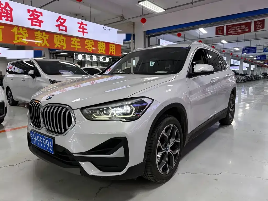 BMW X1 — фото 1