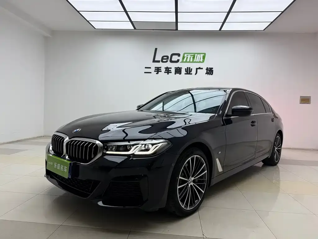 BMW 5 Series — фото 1