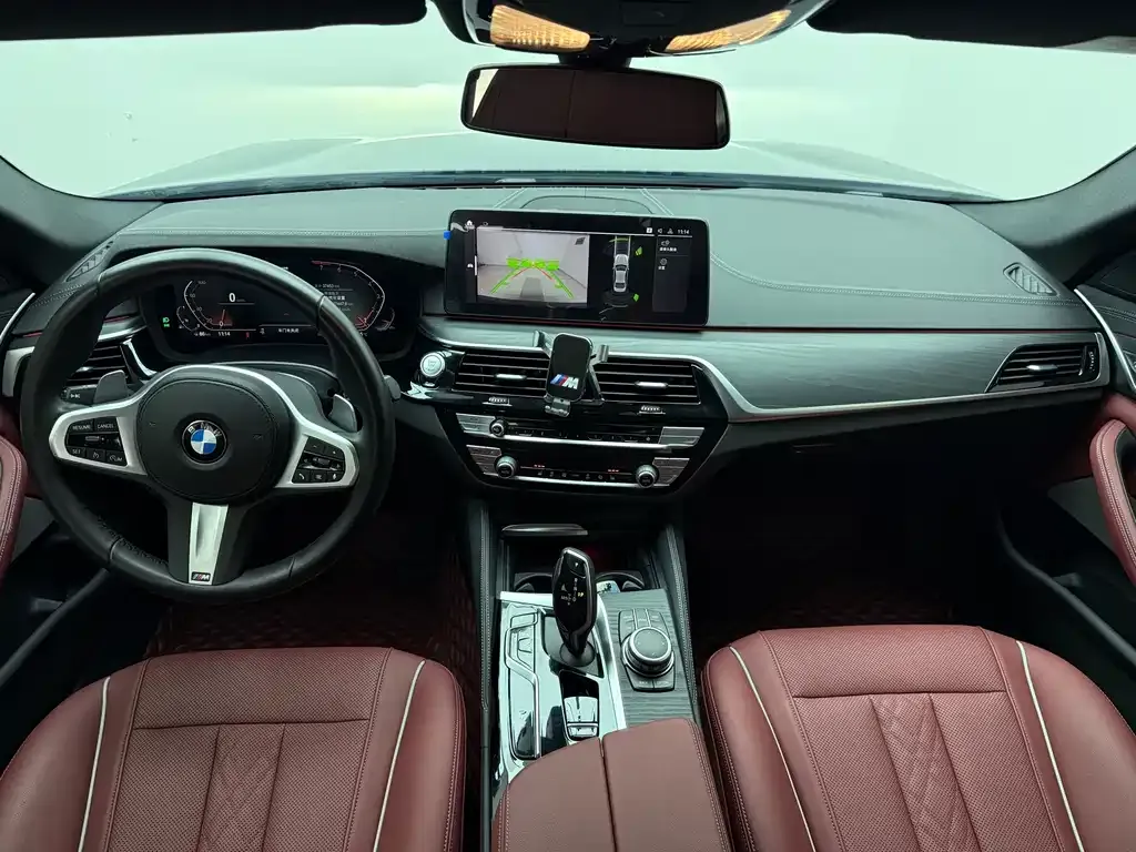 BMW 5 Series — фото 10