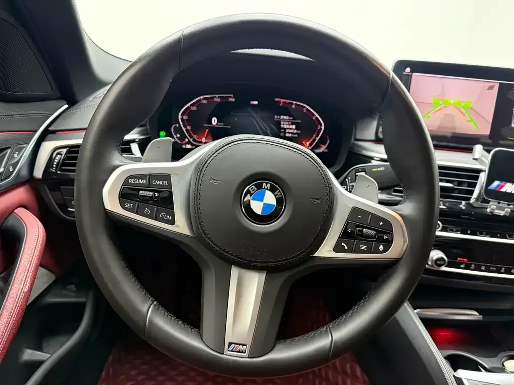 BMW 5 Series — фото 9