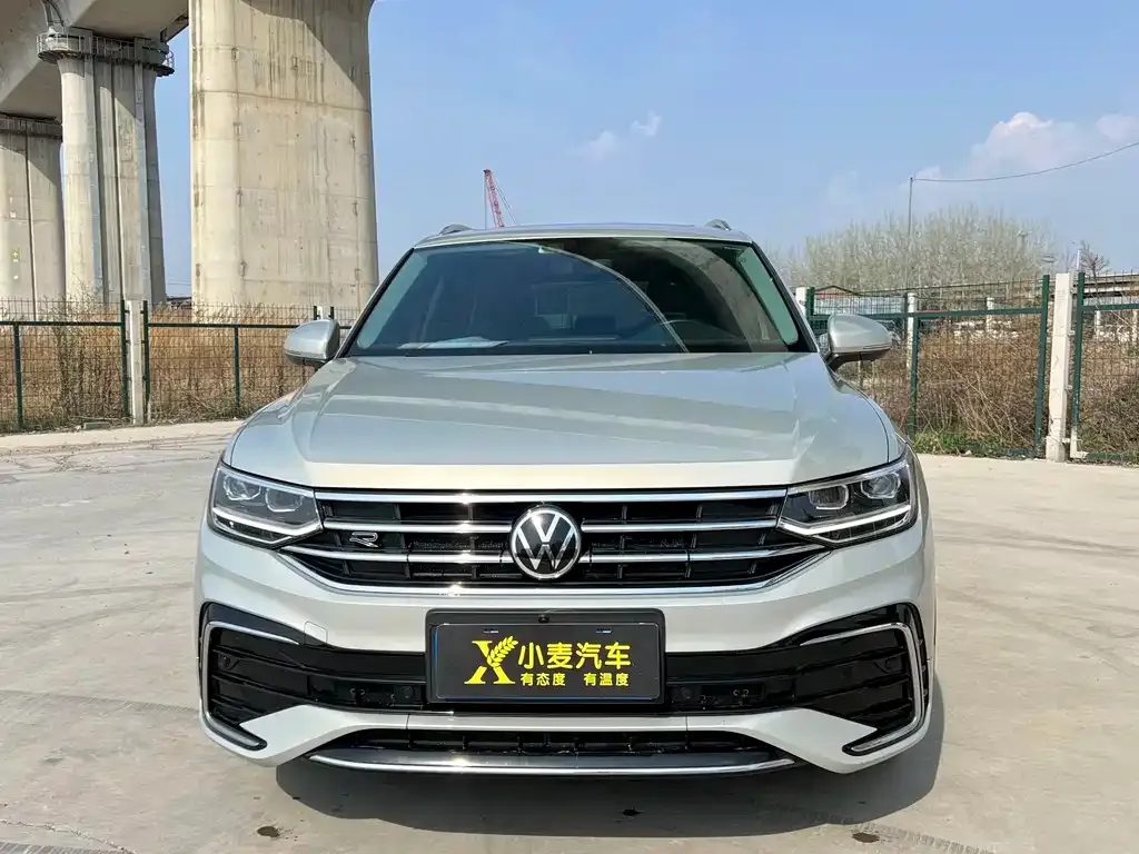 Volkswagen Tiguan L — фото 9