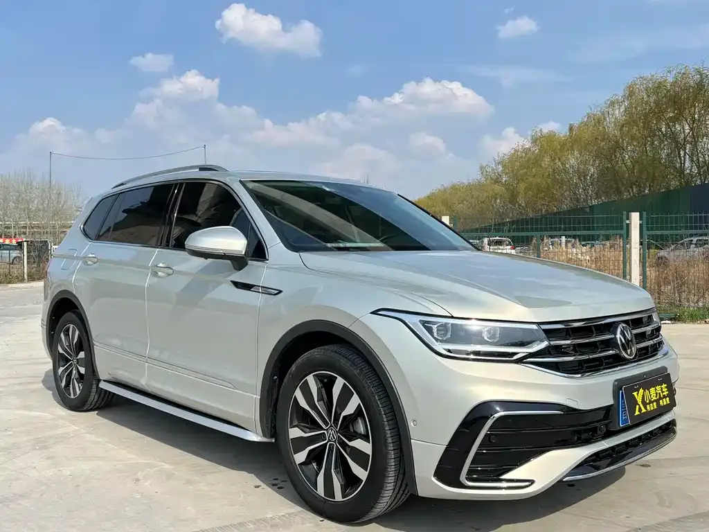 Volkswagen Tiguan L — фото 5