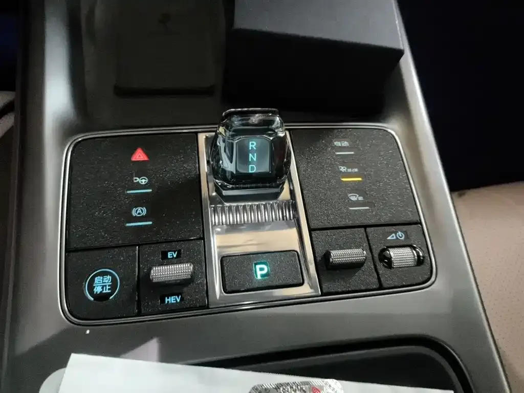 BYD Seal — фото 10