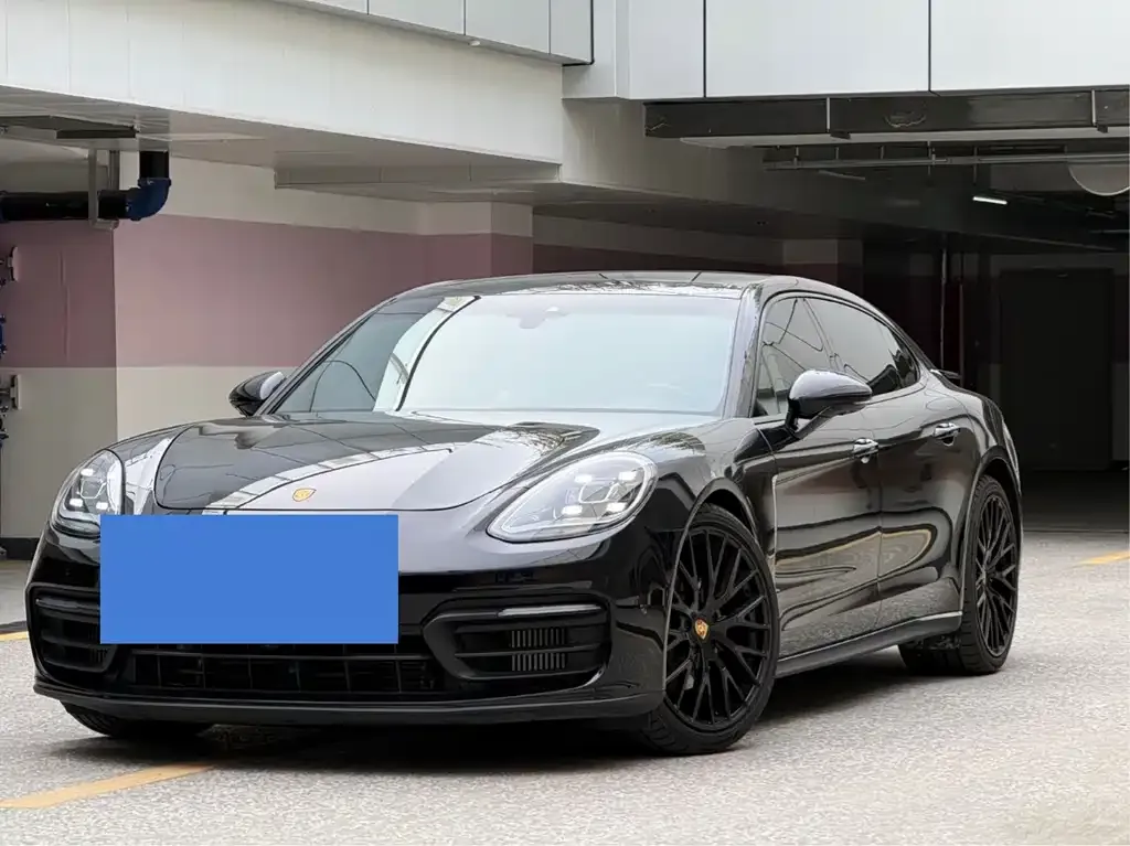 Porsche Panamera — фото 1
