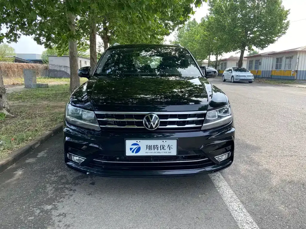 Volkswagen Tiguan L — фото 10