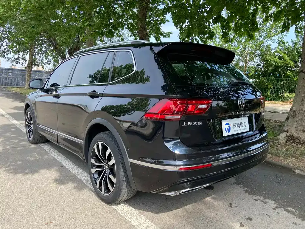 Volkswagen Tiguan L — фото 7