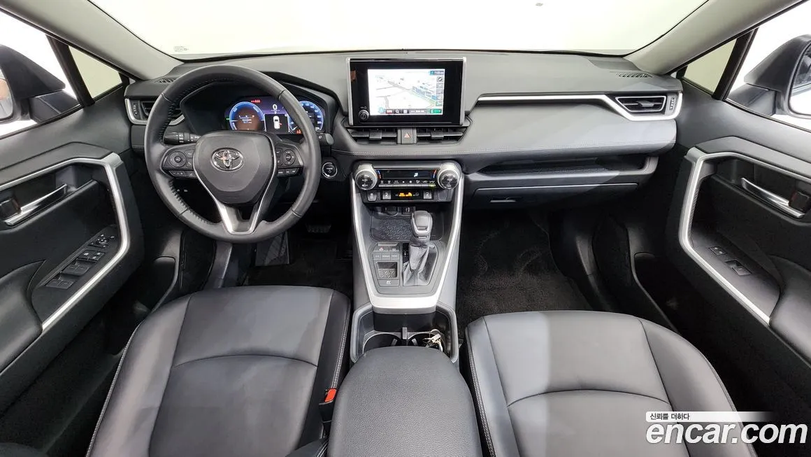 Toyota RAV4 — фото 9