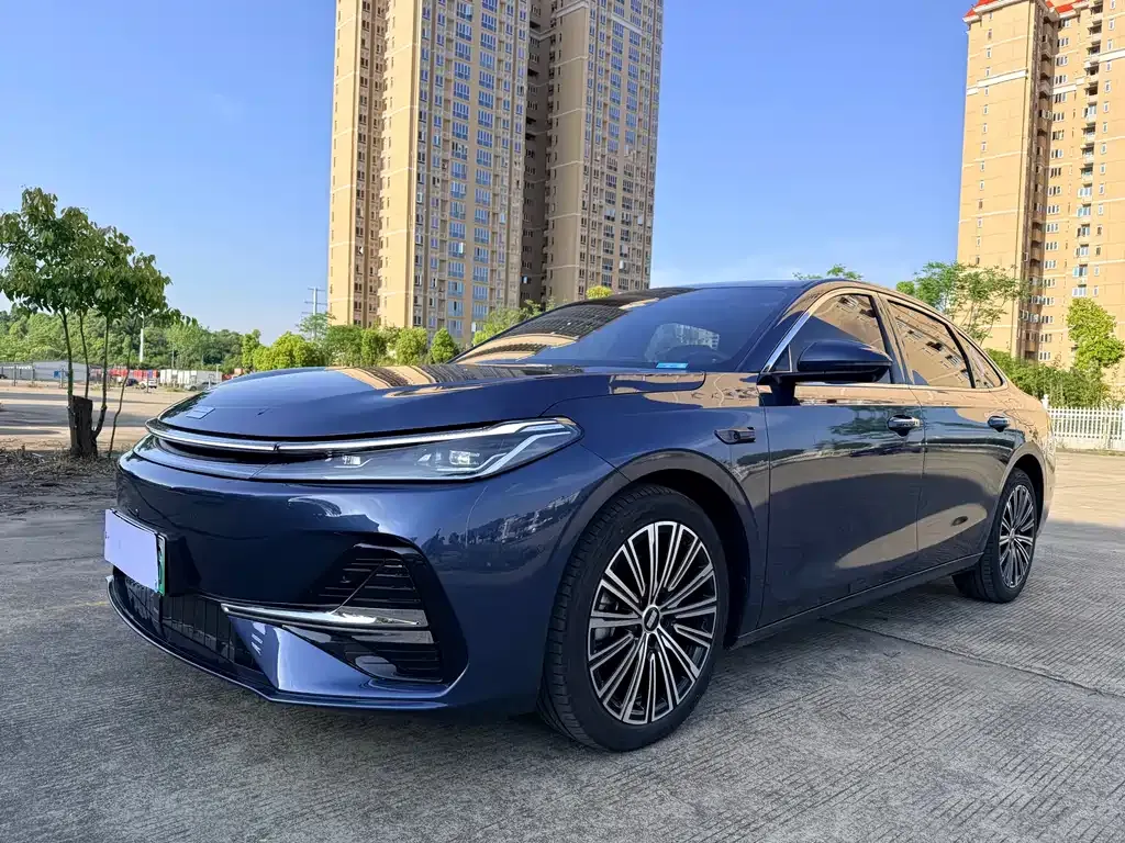 Geely Galaxy A7 — фото 1