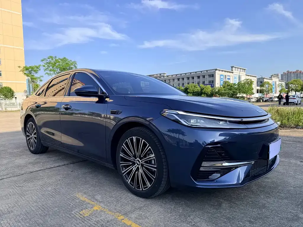 Geely Galaxy A7 — фото 3