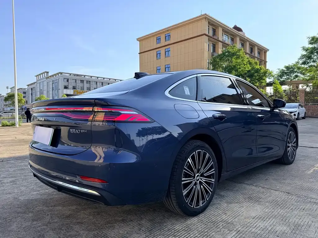 Geely Galaxy A7 — фото 10