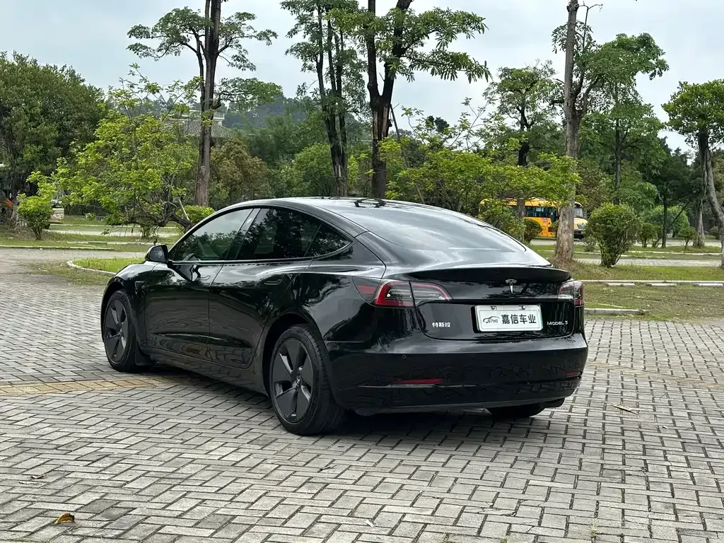 Tesla Model 3 — фото 6