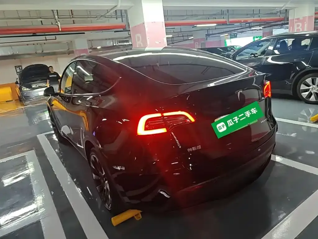 Tesla Model Y — фото 7
