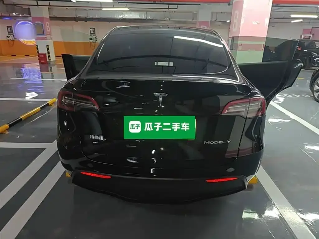 Tesla Model Y — фото 2