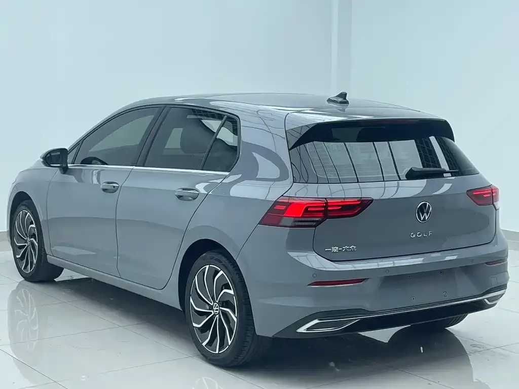 Volkswagen Golf 2022 из CN, фото 2