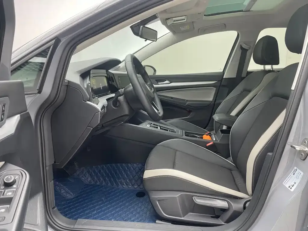 Volkswagen Golf 2022 из CN, фото 10