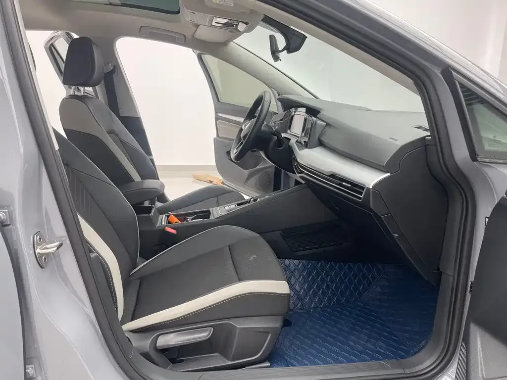 Volkswagen Golf 2022 из CN, фото 5