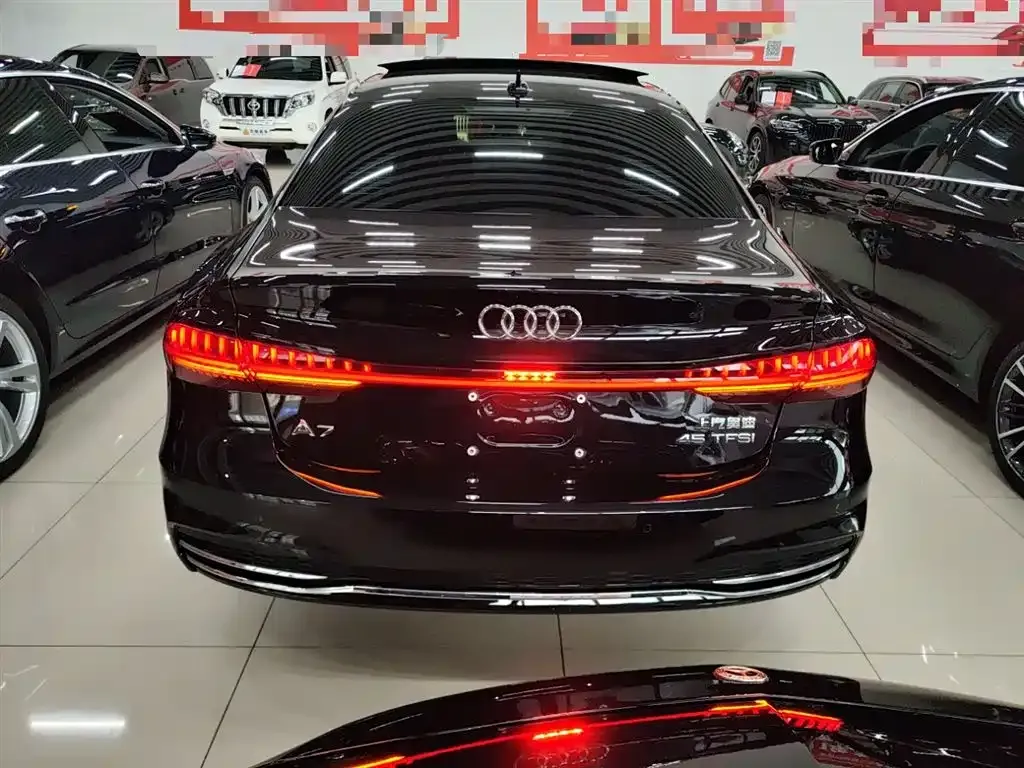 Audi A7L — фото 10