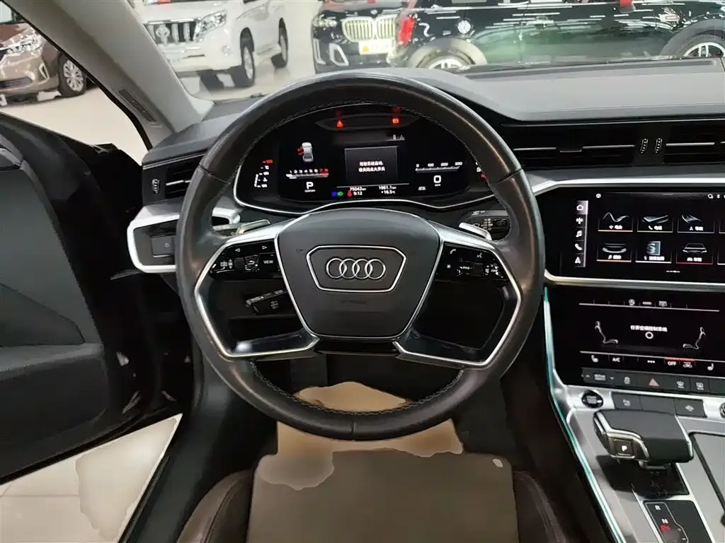 Audi A7L — фото 6