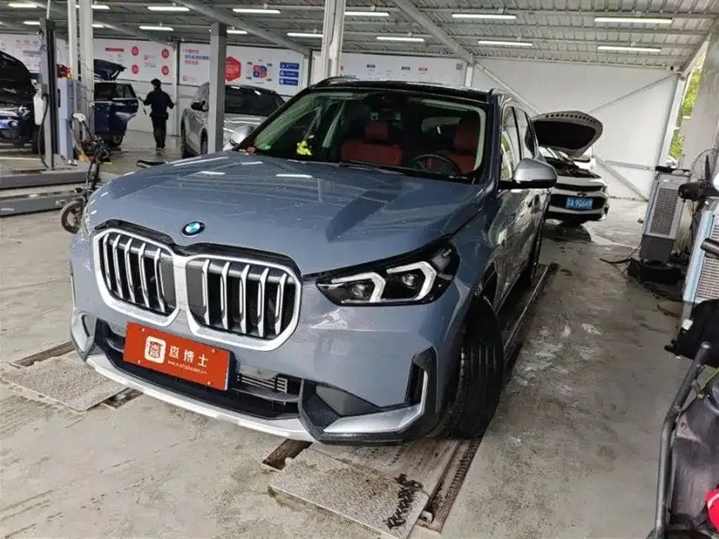 BMW X1 — фото 1