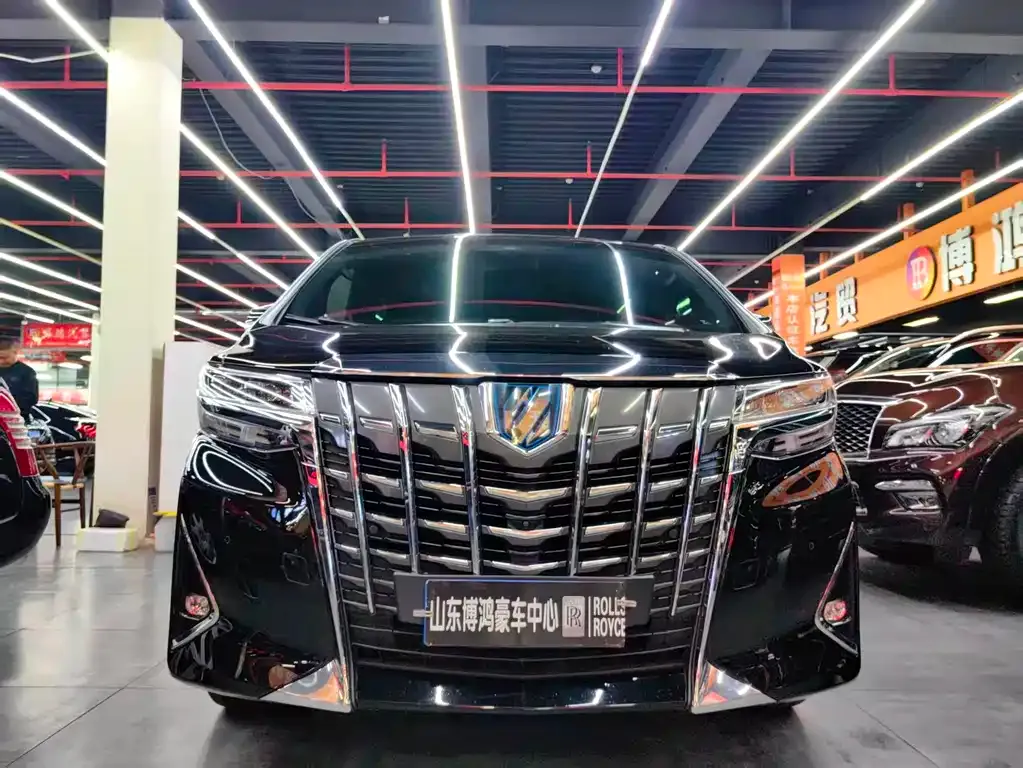 Toyota Alphard — фото 5