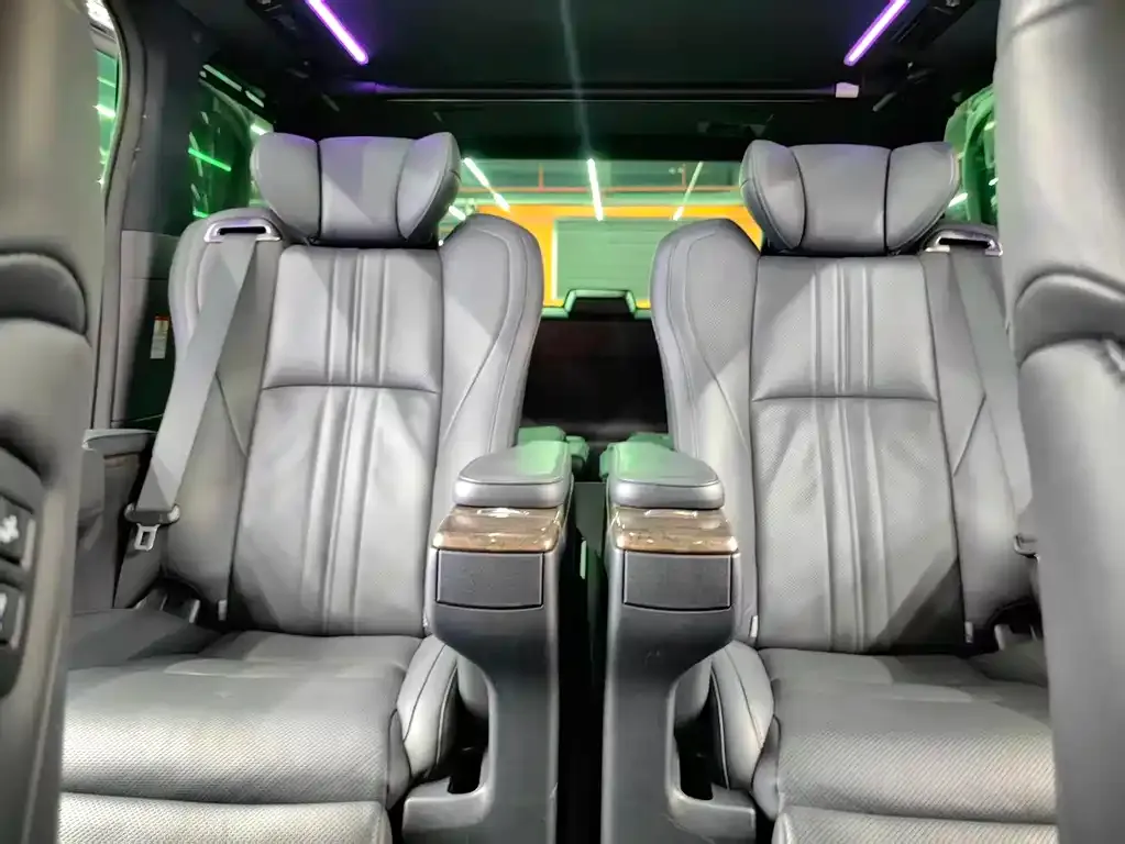 Toyota Alphard — фото 8